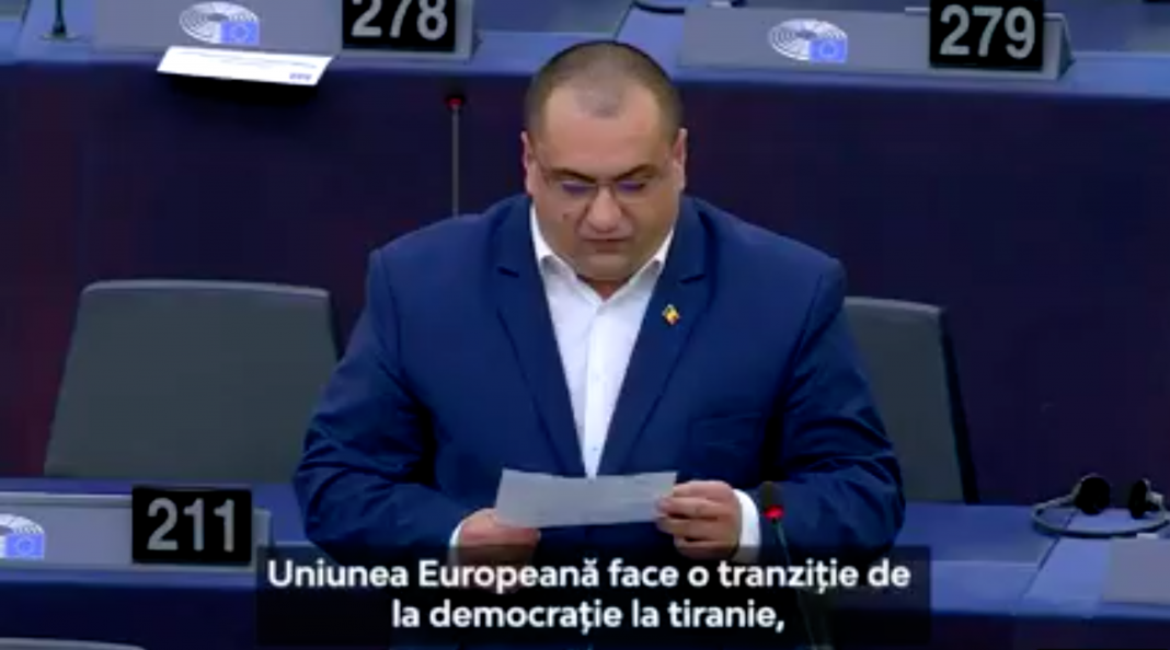 VIDEO/Europarlamentarul Terheș față în față cu comisara Stella Kyriakides în plenul Parlamentului European: Publicați integral contractele cu firmele producătoare de vaccin!