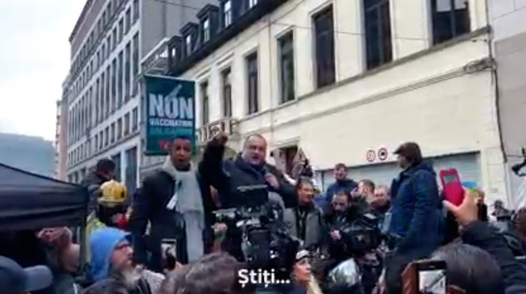 VIDEO/Ursula von der „Liar” solicitată de europarlamentarul Cristian Terhes (PNȚCD), în fața a peste 100.000 de persoane, să publice contractele cu firmele de vaccinare