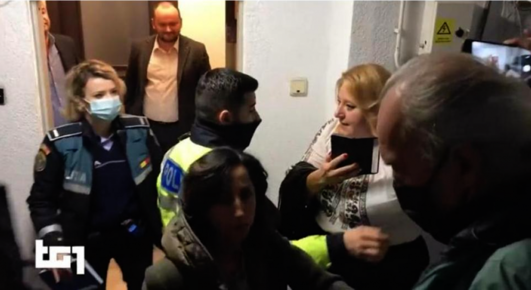 Tomac: Filorusa Șoșoacă i-ar fi întâmpinat cu lăutari pe cei de la Sputnik