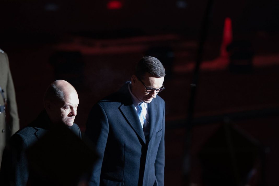 Premierul polonez acuză imperialismul Germaniei și Franței faţă de statele europene membre mai mici: O OLIGARHIE