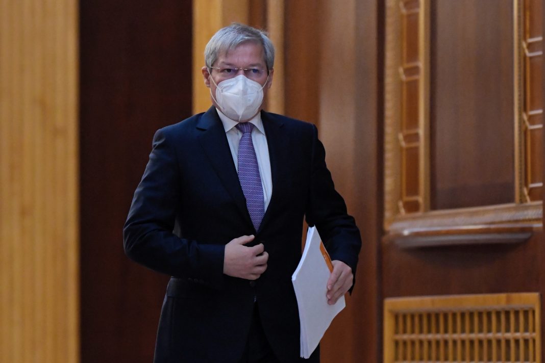 Ministrul Muncii îi cere lui Cioloș să renunțe la pensia specială