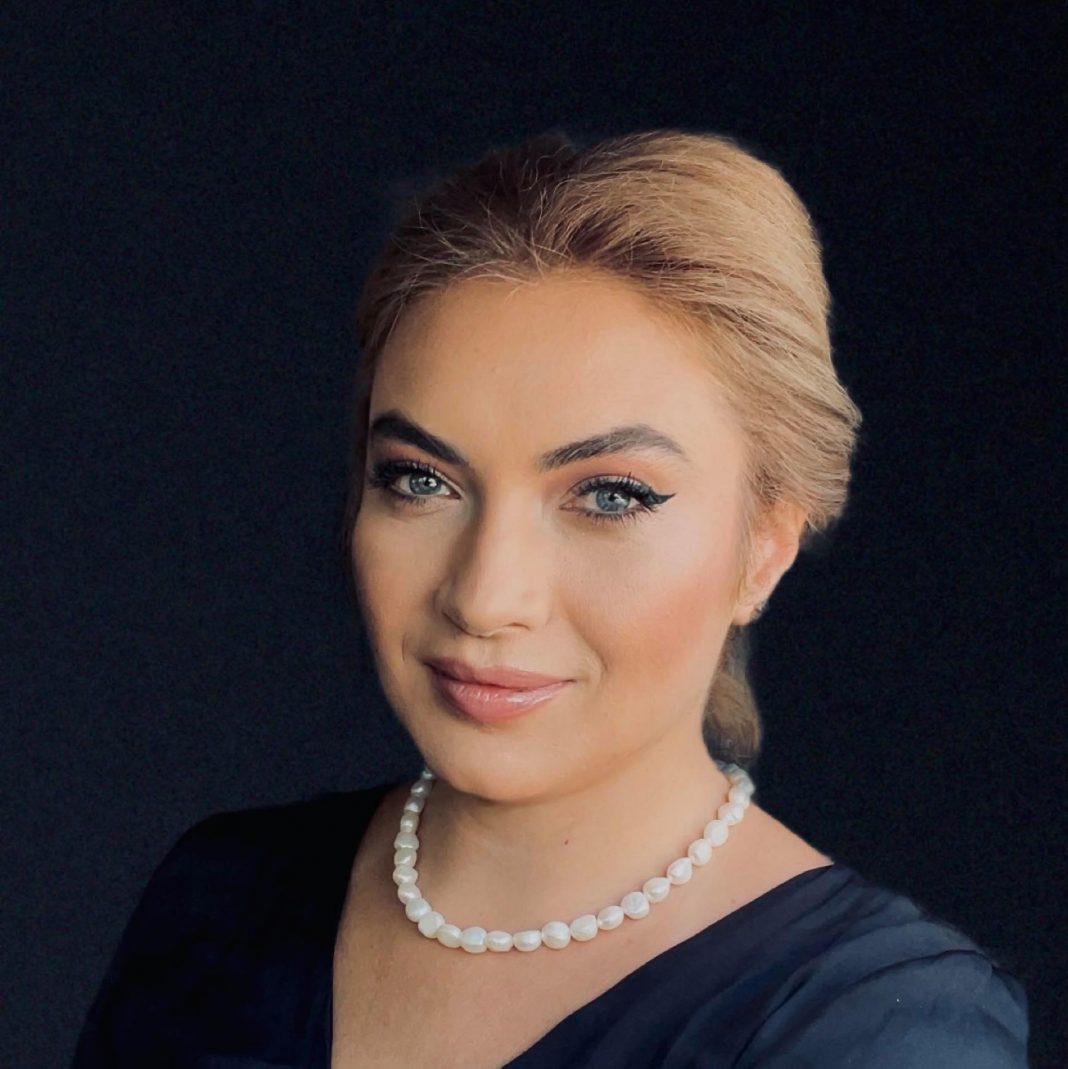 Avocata Silvia Uscov: Curs introductiv la Facultatea de drept:1. Drept Constituțional: Constituția României se aplica doar când nu afectează interesele financiare ale UE