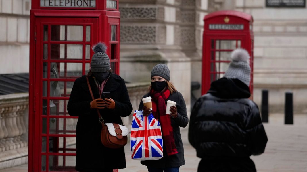 UK ar vrea să renunțe la vaccinarea obligatorie a lucrătorilor din Sănătate