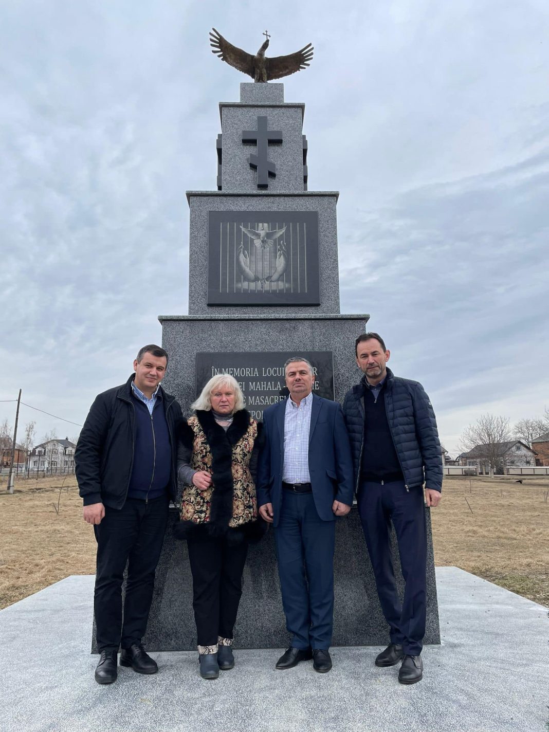 După ce a câștigat șefia PMP, Eugen Tomac a mers în Nordul Bucovinei: În calitate de deputat în Parlamentul European, voi iniția o nouă rezoluție privind situația din Ucraina, cu scopul de a solicita suplimentarea sprijinului financiar necesar programelor destinate tinerilor și copiilor. Avem nevoie de un asemenea mecanism pentru a le oferi mai multe șanse românilor noștri din Nordul Bucovinei