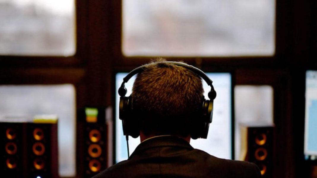 Premierul grec susține că este „legală” interceptarea convorbirilor liderului opoziției