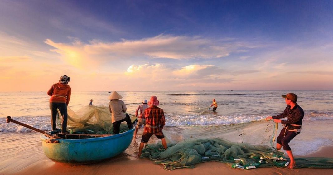 Europarlamentarul Motreanu anunță ajutoare pentru pescarii din UE: Mulți pescari evită să iasă pe mare pentru că este mai scump decât să rămână în port