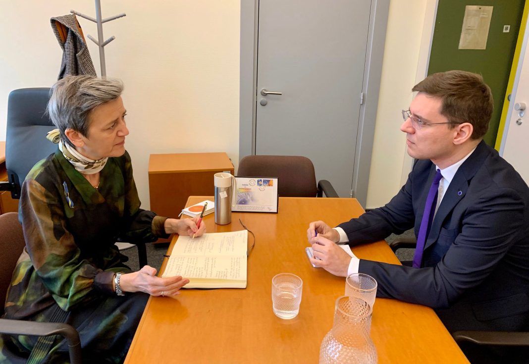 Europarlamentarul Victor Negrescu a solicitat sprijinul vicepreședintelui executiv al Comisiei Europene, Margrethe Vestager, pentru realizarea transformării digitale a României și îndeplinirea obiectivelor din PNRR