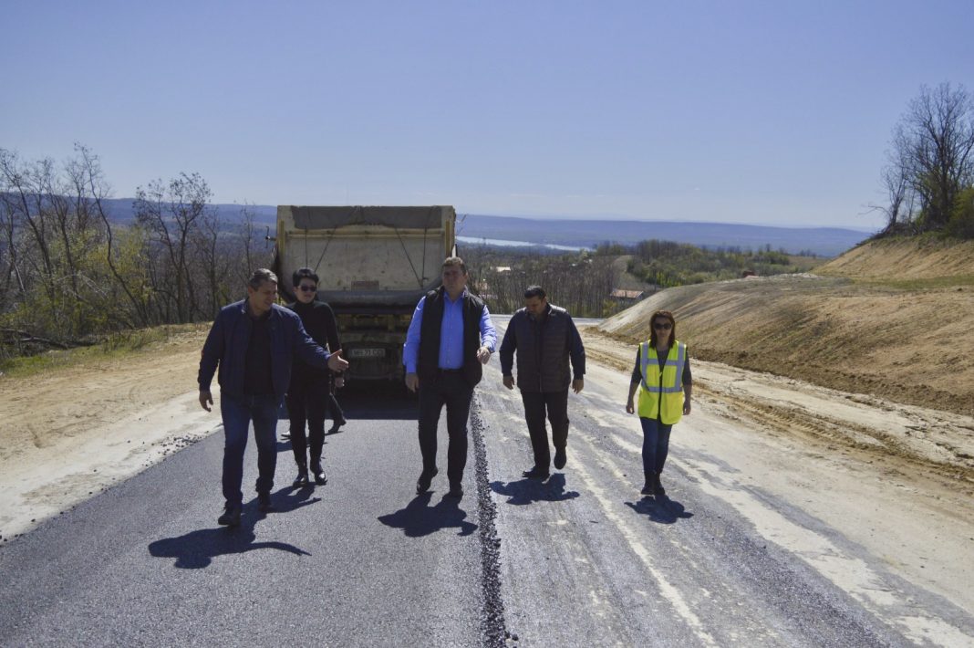 Mehedinți: Lucrările pe DJ 607A, între Centura Severin – Cerneți – Dedovița – Marmanu – Husnicioara – Peri – Prunișor (DN 6) sunt aproape de final.