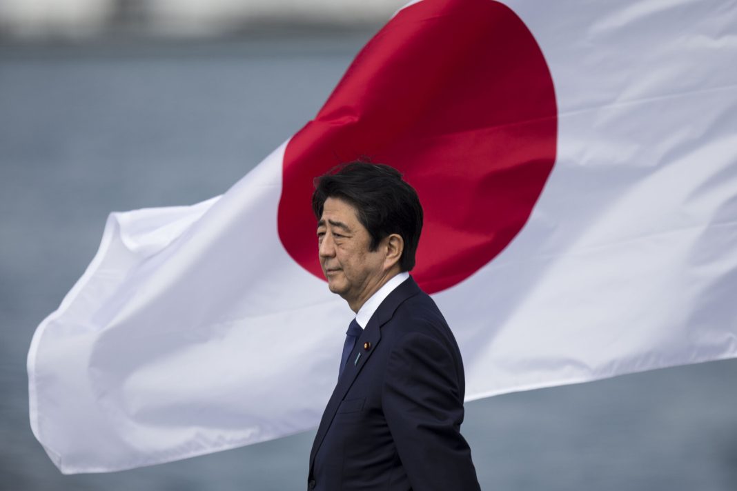 Fostul premier japonez Shinzo Abe îl acuză pe Zelenski