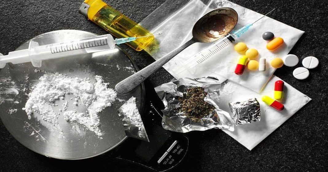 Ciolacu: Trei afişe şi două broşuri expirate nu înseamnă prevenția la droguri