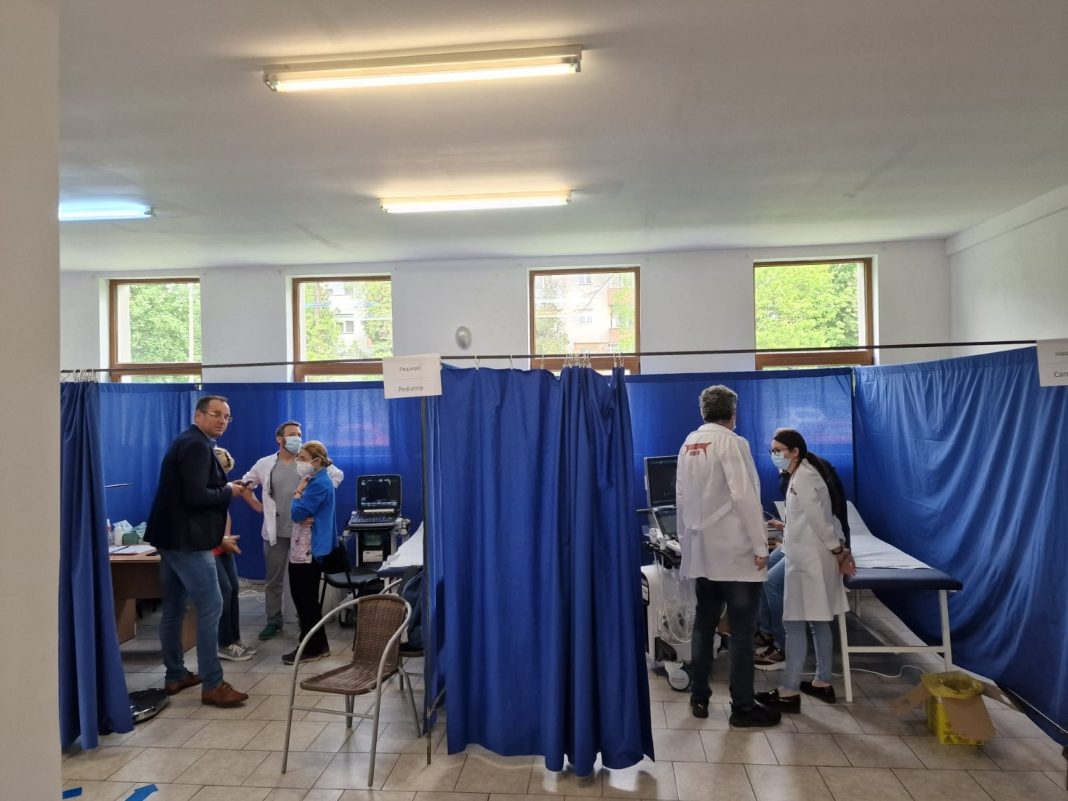 Șeful CJ Hunedoara: O echipă de medici și asistenți coordonată de dr. Dorel Săndesc, a venit în Hunedoara pentru a acorda asistență medicală copiilor și părinților ucrainieni