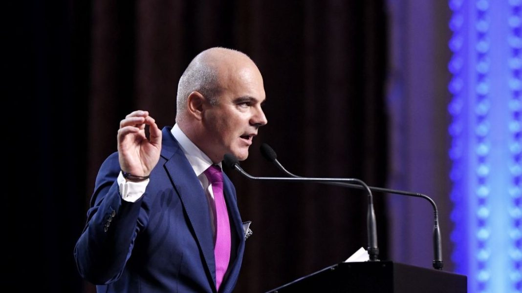 Rareș Bogdan: Am interpelat Comisia Europeană pentru a semnala riscul expunerii copiilor la conținut dăunător pe internet și pe „dark web”