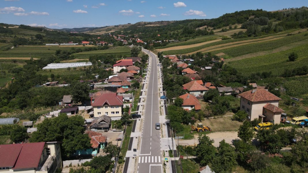 Drum județean de 26 kilometri, complet modernizat de Consiliul Județean Mehedinți