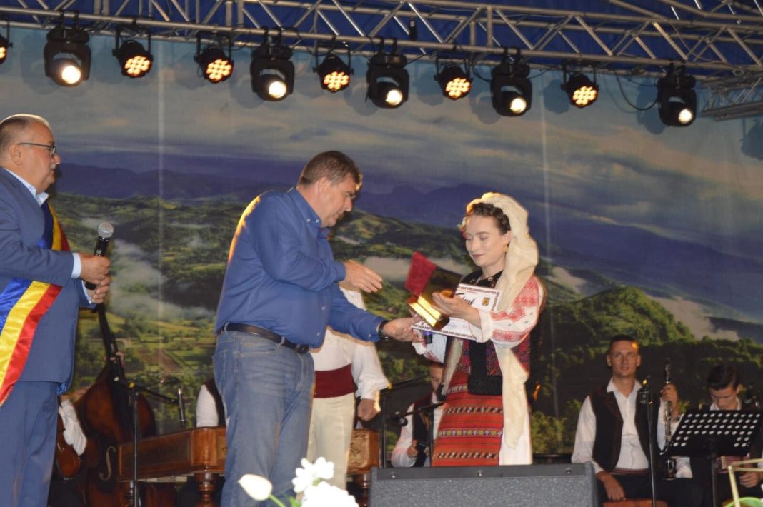 Festivalul Național de Folclor „Ponoare, Ponoare”