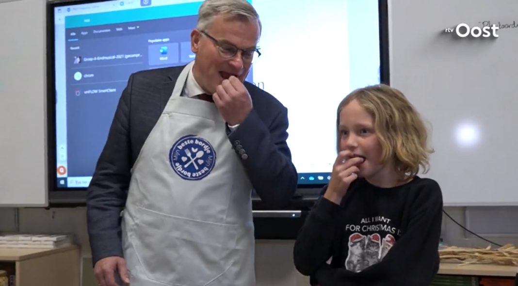 Primarul tefelist al Varșovei și opoziția progresistă acuzată că vrea să le dea polonezilor să mănânce viermi în loc de carne