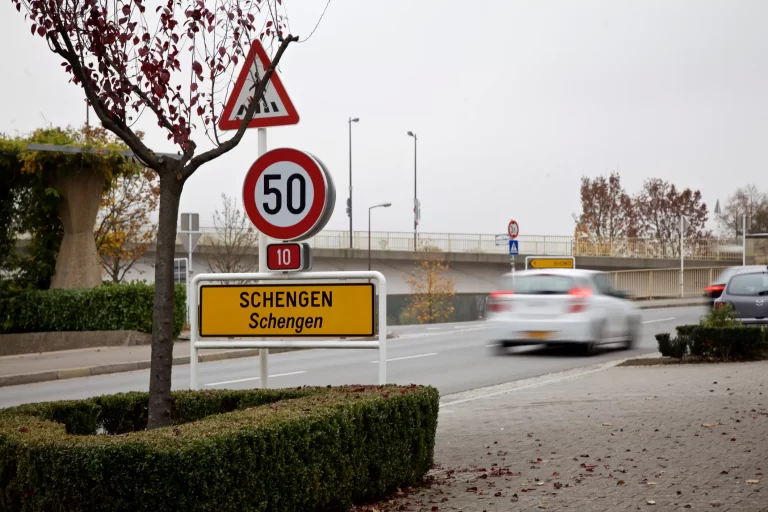 Decizie cheie pentru intrarea României în Schengen: Decuplarea celor 3