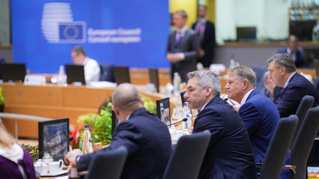 Scandalul spionării europenilor pe scară largă: Făptuitorii fac parte din Consiliul European. Serveşte la manipularea alegerilor