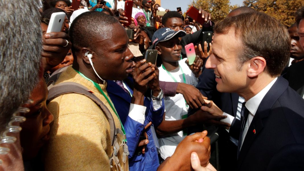 Macron nervos că Franța își pierde influența în Africa acuză Rusia și „o serie de puteri”