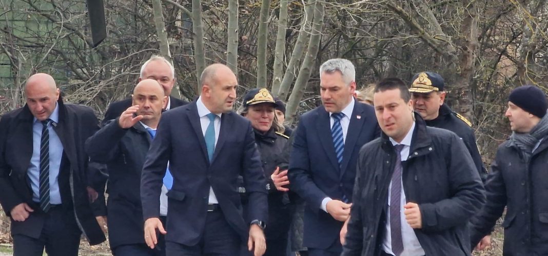 Bulgarii și-au bătut joc de jurnaliștii români în timpul vizitei cancelarului austriac