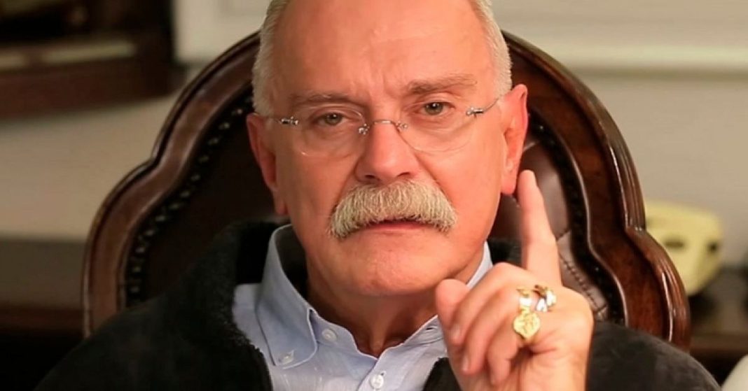 Regizorul Nikita Mihalkov, scrisoare către UE după ce a fost inclus pe lista sancțiunilor: Voi, care vă considerați o societate democratică civilizată, impuneți sancțiuni unui om care, în țara sa, în patria sa, își spune propriul punct de vedere adresându-se poporului său în limba sa. Auziți „nu”-ul nostru cât încă mai aveți timp