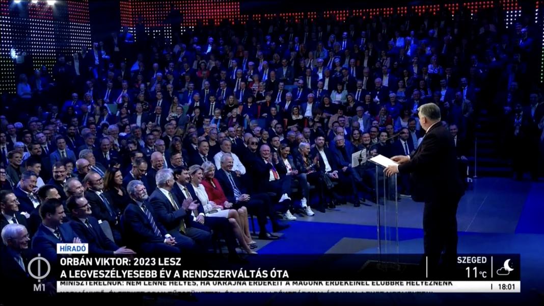 Viktor Orbán : Vom oferi mai mulţi bani decât a văzut vreodată mediul rural din Ungaria, chiar şi în timpul Monarhiei Austro-Ungare. Pe lângă agricultura productivă, „vom dezvolta agricultura de procesare, vom reînvia industria alimentară maghiară care a fost distrusă de privatizări”