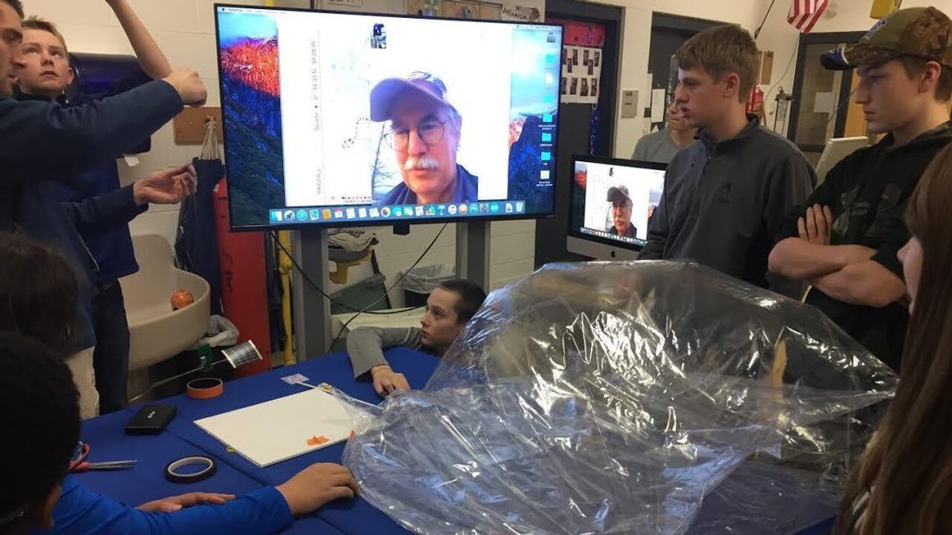 Unul dintre obiectele zburătoare doborâte în SUA ar putea fi un balon de 12 dolari, care a fost lansat de membrii unui cerc de amatori din statul Illinois