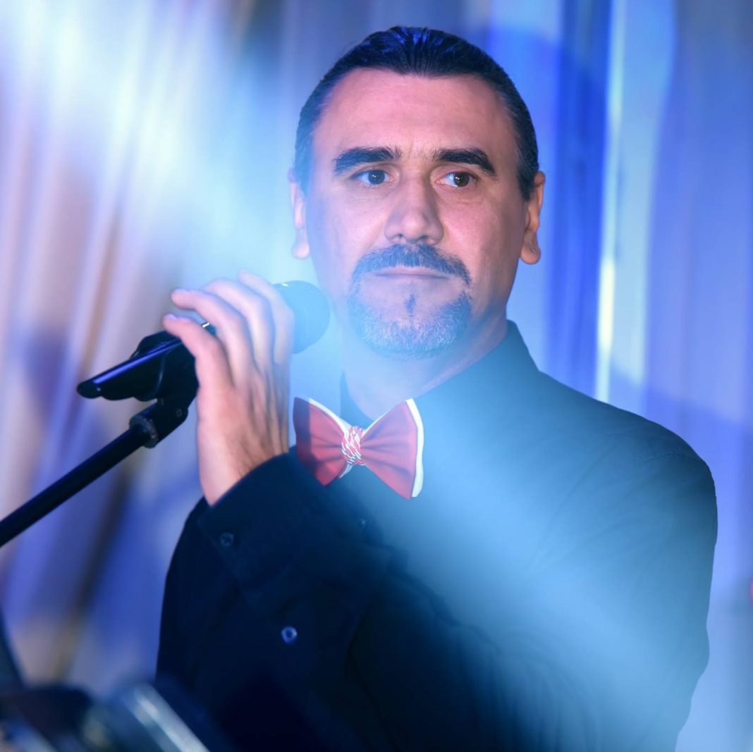 Noaptea lăutar, ziua director la CFR