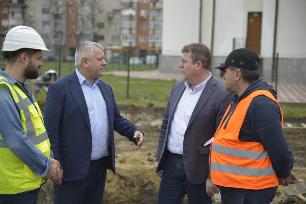 Se construiește cea mai modernă creșă din Drobeta Turnu Severin. Primarul Marius Screciu: Construirea de creșe și grădinițe precum și modernizarea unităților de învățământ și îmbunătățirea bazei materiale din școli rămân obiectivele mele prioritare