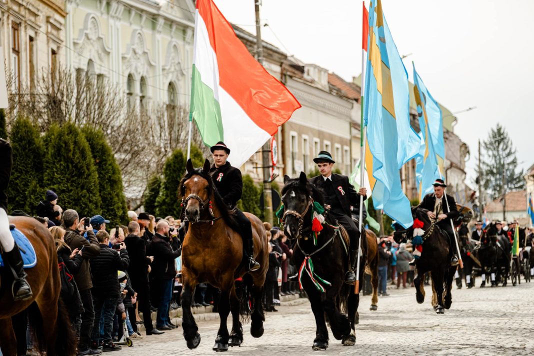 Maghiarii de la Universitatea Sapienția au deschis a patra facultate la Sfântu Gheorghe pentru ca secuii să nu mai plece să studieze în altă parte