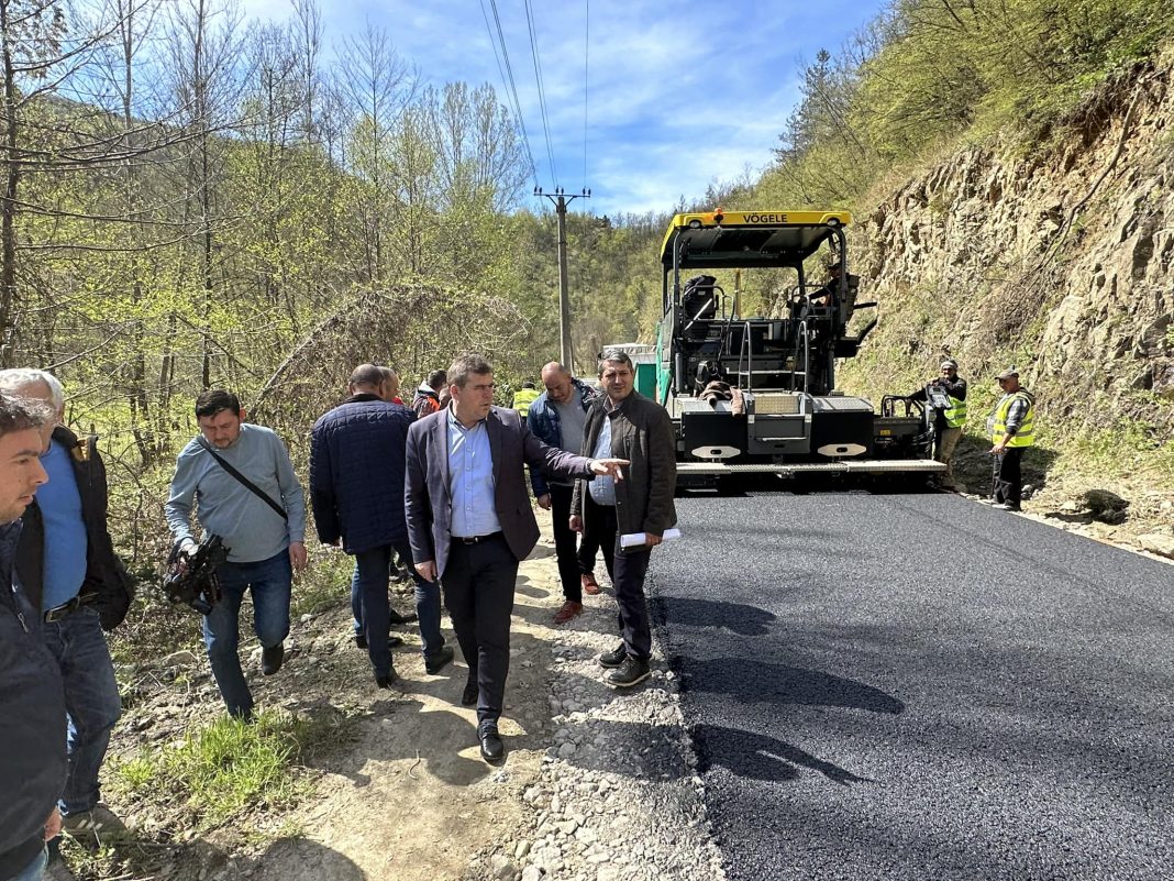 În Săptămâna Mare se finalizează asfaltarea drumului județean 607C între localitățile Bahna și Ilovița