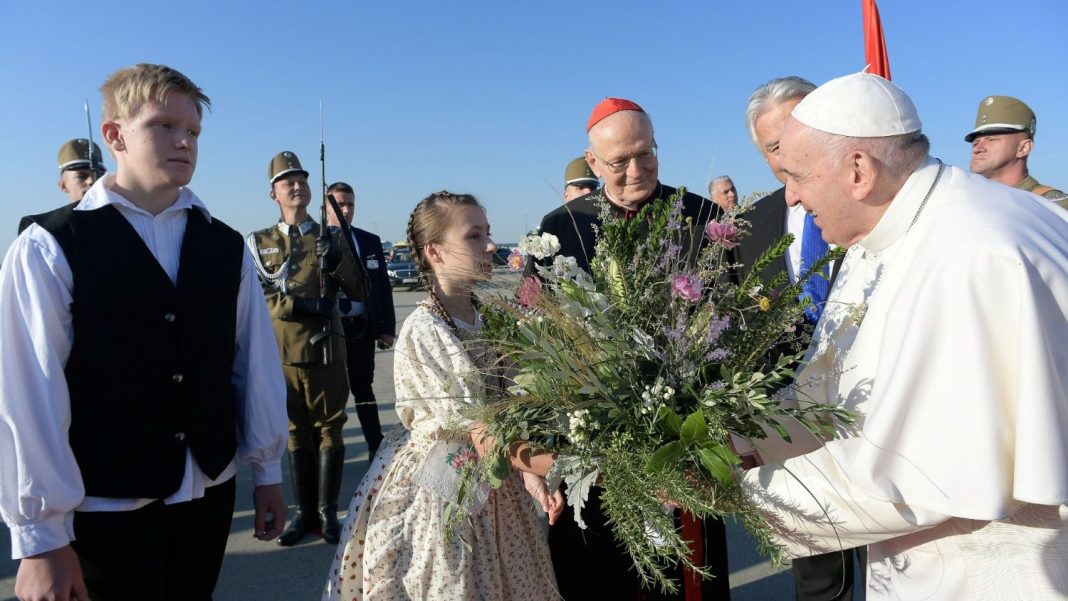 Papa, din nou, la Budapesta/Sfântul Scaun: Papa Francisc a simţit că vrea să petreacă mai mult timp cu maghiarii