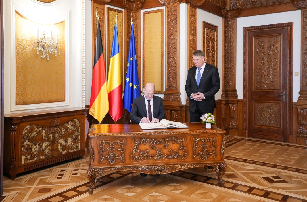 EDITORIAL VIDEO Ion Cristoiu: Cancelarul german le stinge lumina celor de la USR