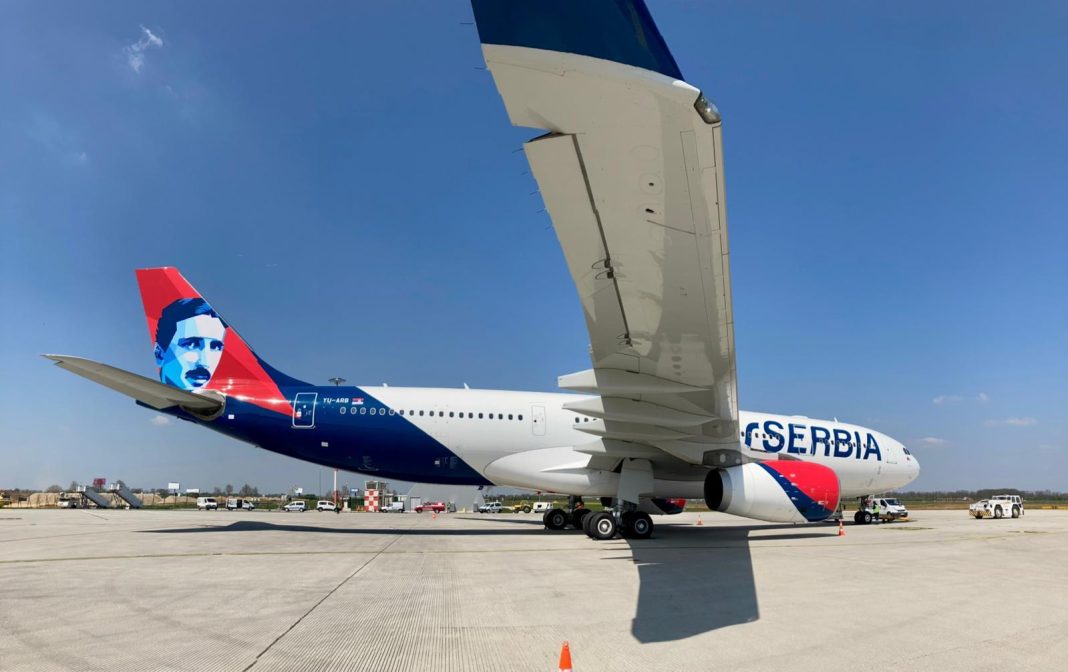 În ziua în care TAROM a vândut cursele la Londra, Air Serbia adaugă o nouă destinație