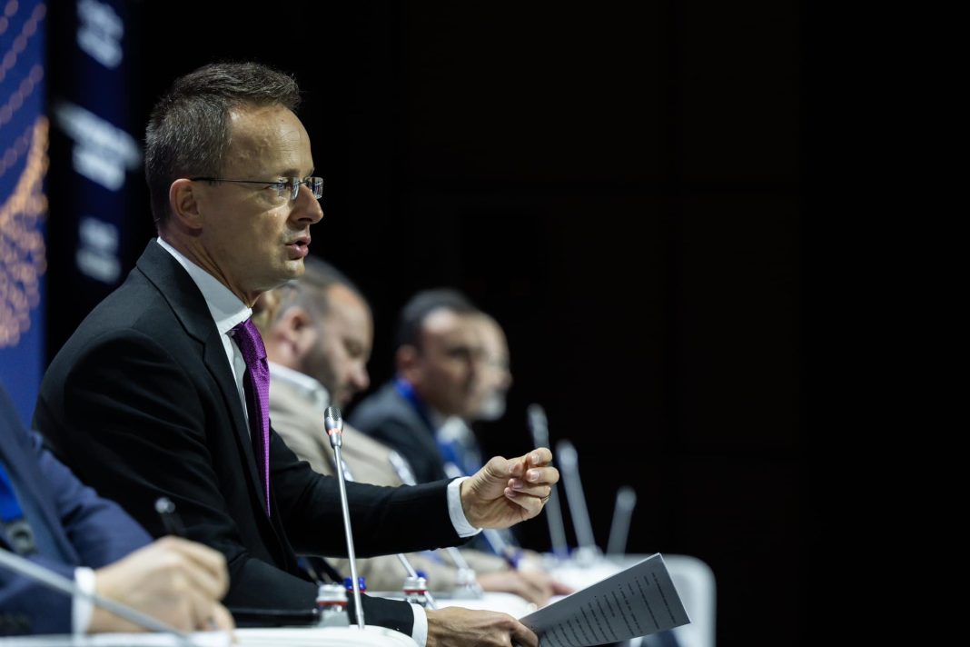 Ministrul de externe maghiar: Europa se confruntă cu provocări economice uriaşe care furnizează un motiv îndeajuns pentru ca Ungaria să considere importantă cooperarea cu Asia Centrală