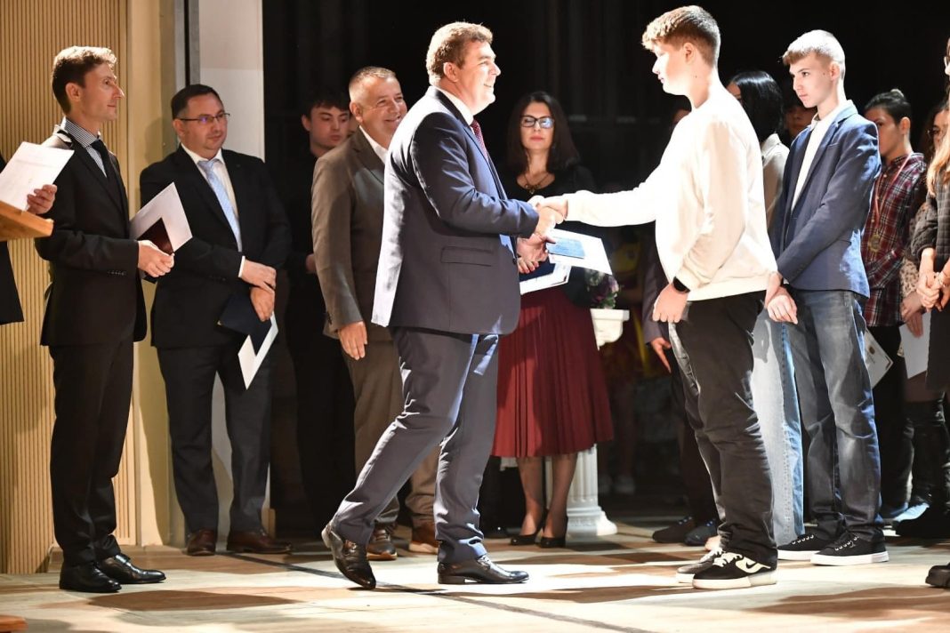 ZILELE COLEGIULUI NAȚIONAL ”GHEORGHE ȚIȚEICA” DIN DROBETA TURNU SEVERIN- 104 ani