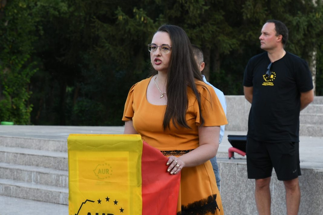 Ex-aurista campioană la contracte cu instituții publice