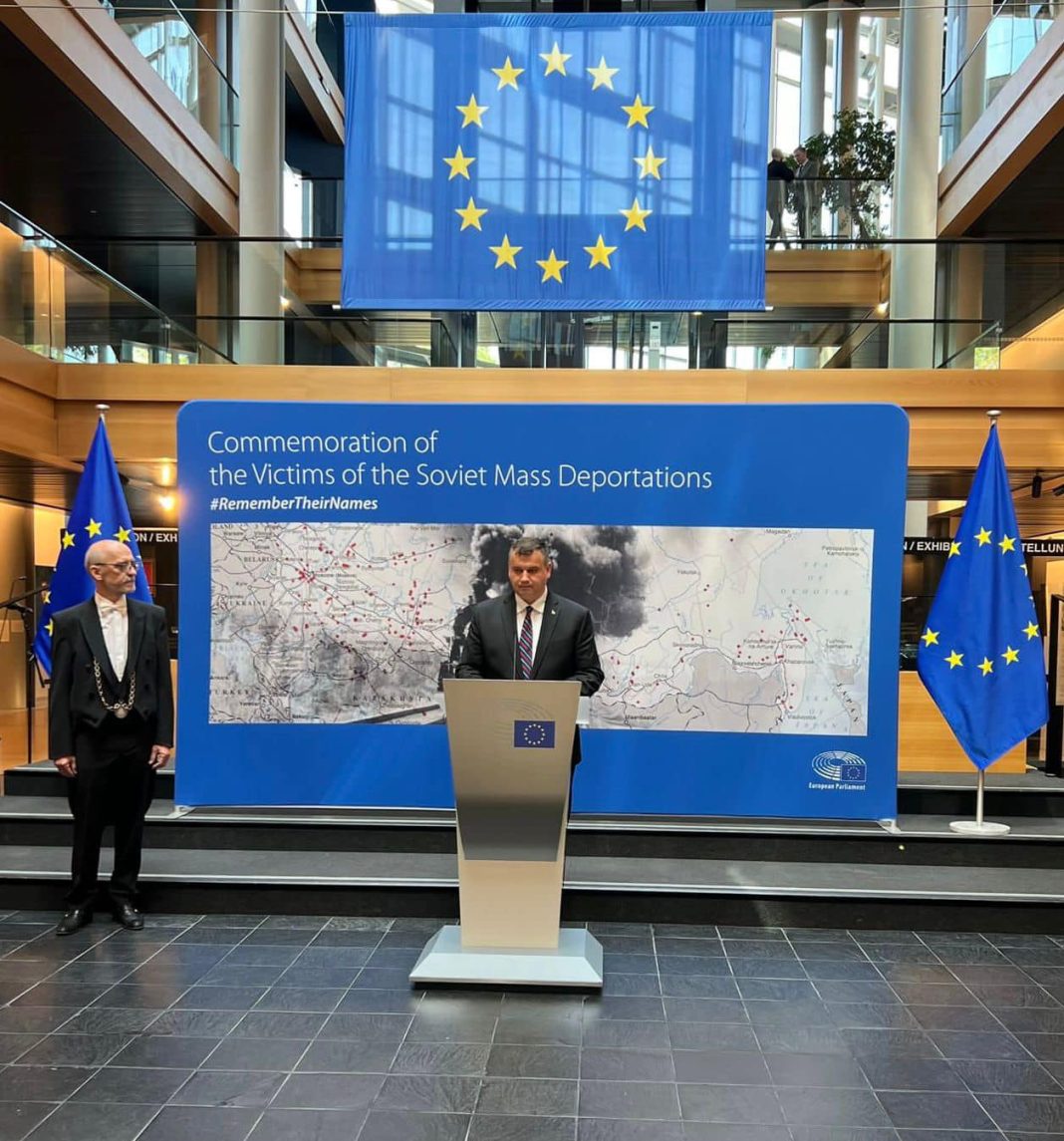 Tomac: Parlamentul European a adus astăzi un omagiu tuturor victimelor regimului criminal stalinist deportate din teritoriile anexate la URSS după Pactul Ribbentrop-Molotov
