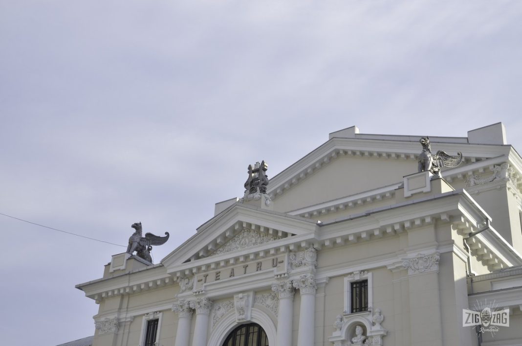 SE RESTAUREAZĂ GRIFONII PALATULUI CULTURII DIN DROBETA-TURNU SEVERIN