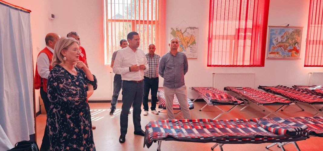 Șeful CJ Dâmbovița cu Crucea Roșie la Crevedia