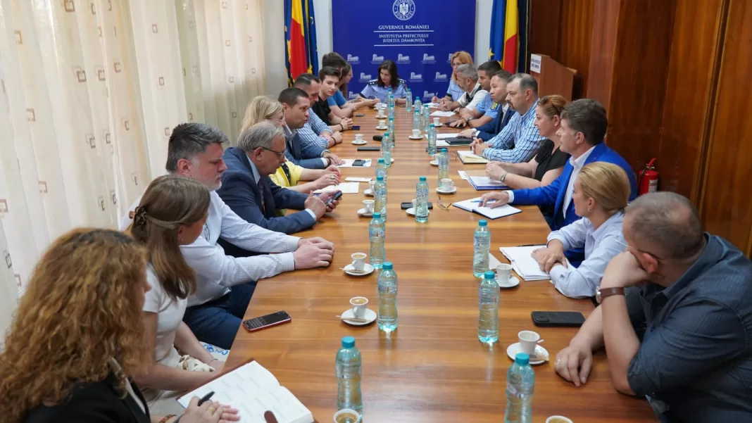 Șeful CJ Dâmbovița anunță un plan pentru combaterea violenței, cyberbullyingului, a consumului de alcool și a substanțelor halucinogene
