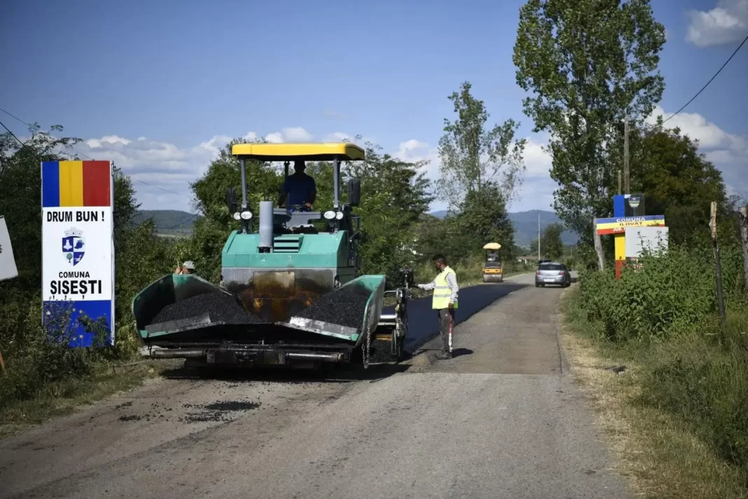 LUCRĂRI DE ÎNTREȚINERE PE DRUMUL JUDEȚEAN DINTRE ȘIȘEȘTI ȘI ILOVĂȚ