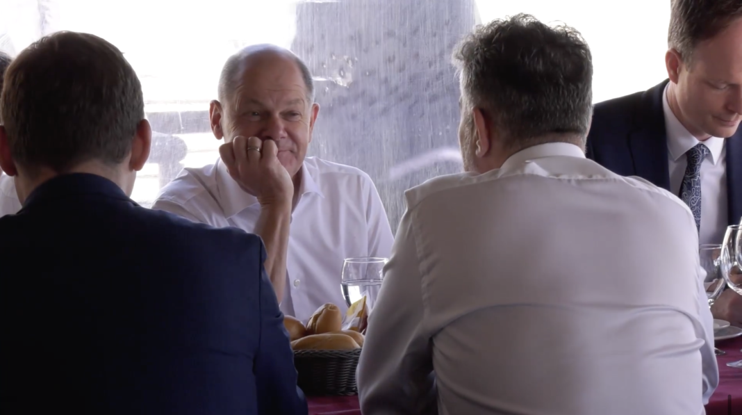 EDITORIAL VIDEO Ion Cristoiu: Tot ce știm de la Marcel Ciolacu de la congresul PES este că el a luat masa cu Scholtz