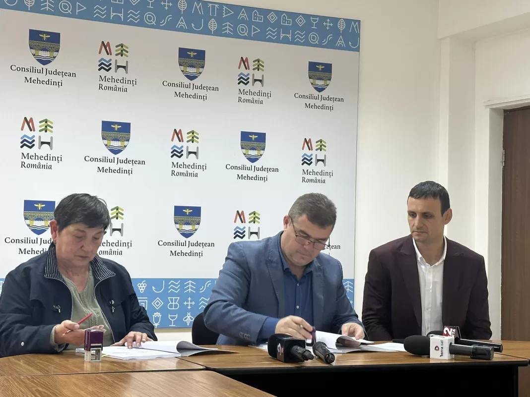 CONTRACTUL PENTRU EXECUȚIA LUCRĂRILOR DE REABILITARE/MODERNIZARE A DRUMULUI JUDEȚEAN DUMBRAVA – PLOPI A FOST SEMNAT