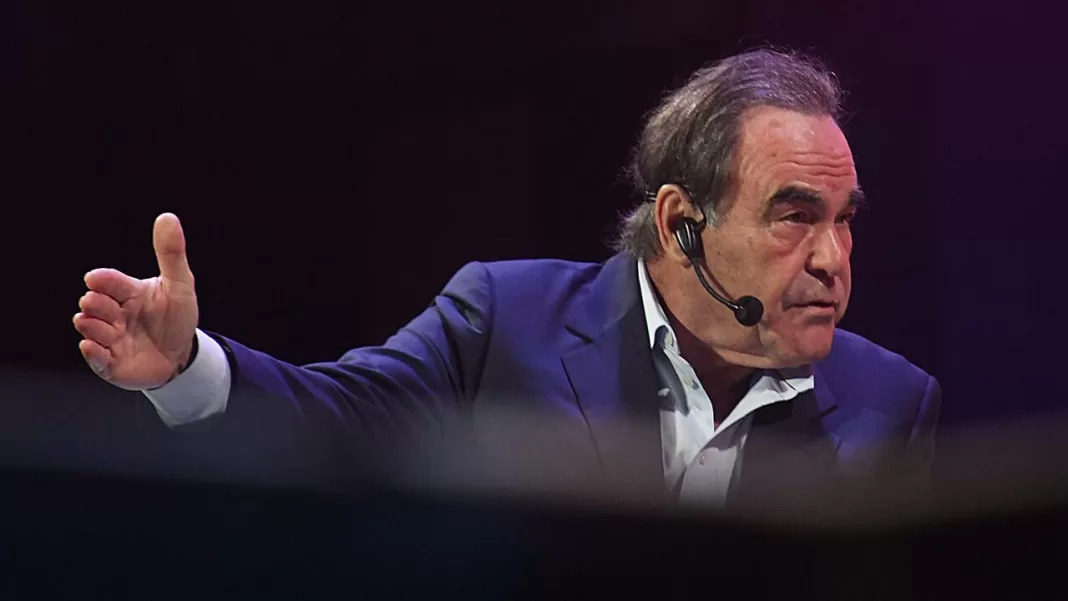 Oliver Stone spune care este, de fapt, ținta americanilor in conflictul cu Rusia