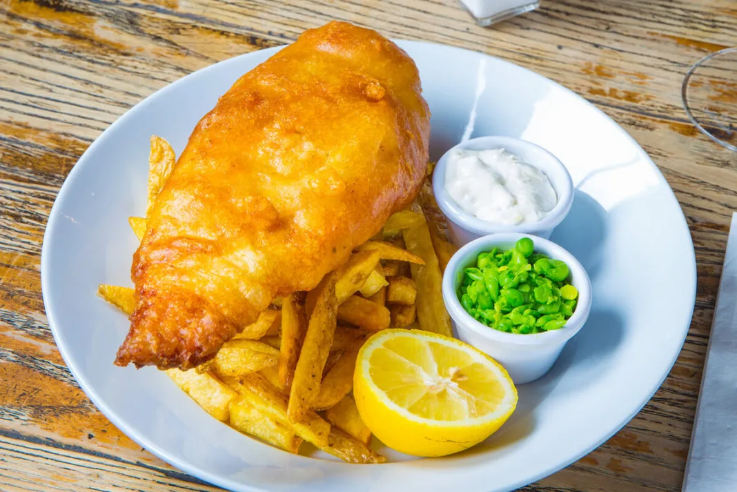 Rușii taie Fish and chips pentru britanici: „Timp de 68 de ani l-au mâncat nerușinații de englezi”