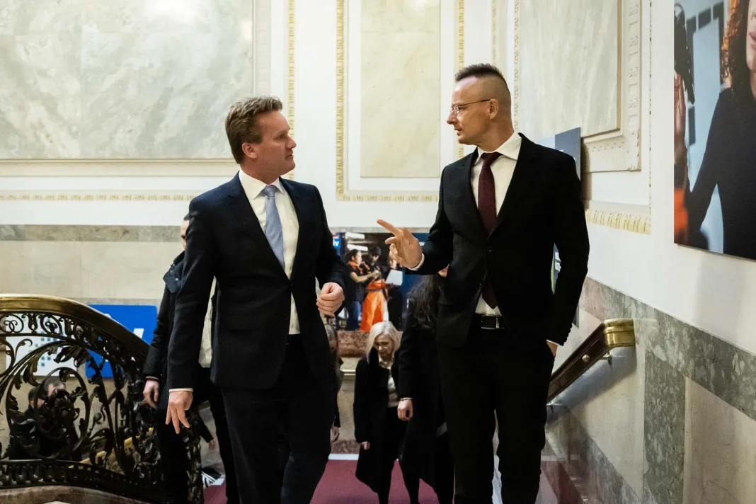 Ministrul de externe maghiar: Ungaria contează pe faptul că Austria poate sprijini în mare măsură preşedinţia ungară în două obiective cheie ale interesului naţional ungar: lupta împotriva migraţiei ilegale şi accelerarea extinderii UE către Balcanii de Vest