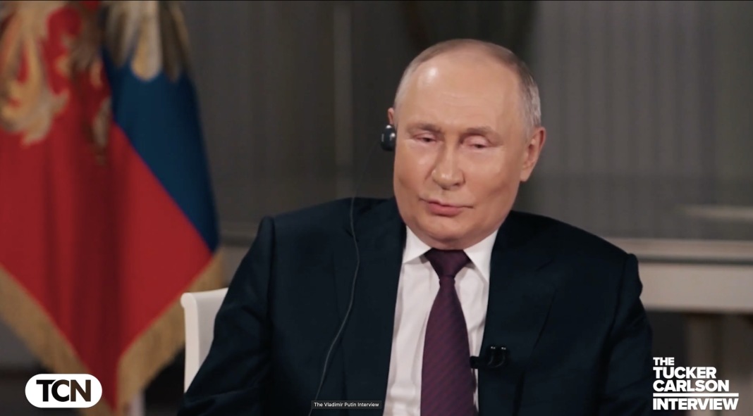 Tucker Carlson spune pe ce subiect „ochii i-au strălucit” lui Putin