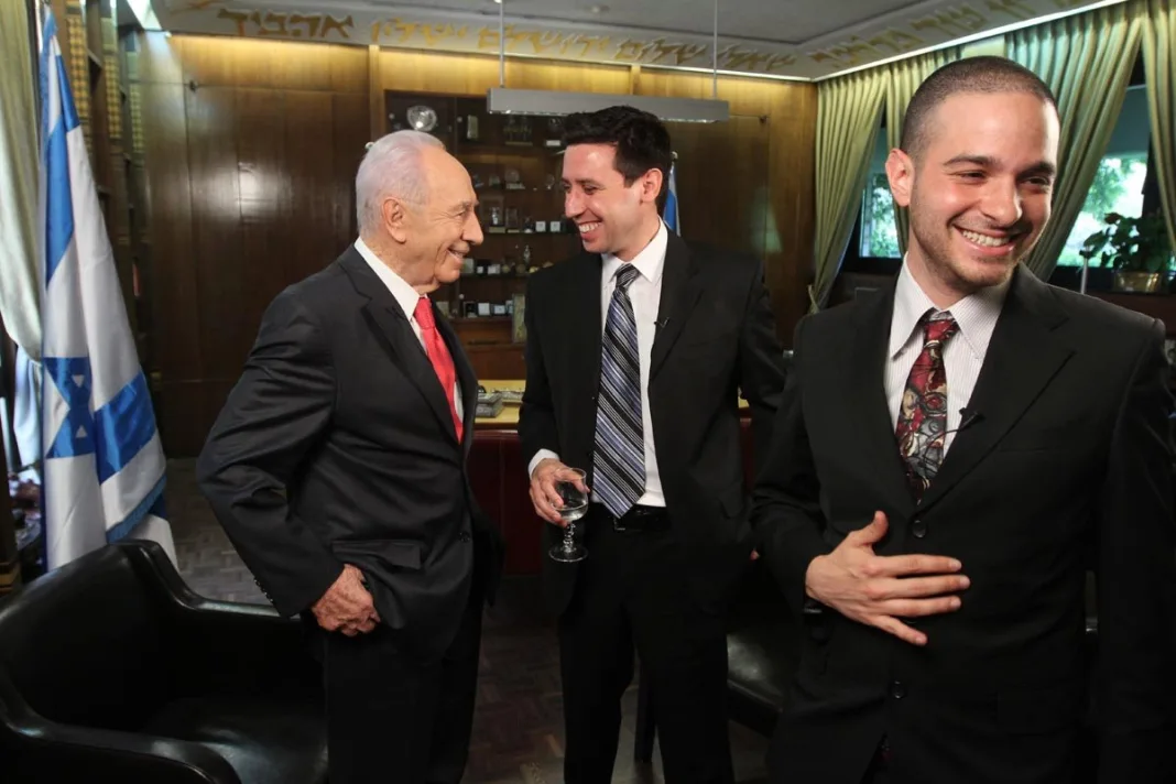 Editorial Attila Somfalvi, strateg politic si expert in campanii electorale, fost analist politic israelian: Mașinile de influență