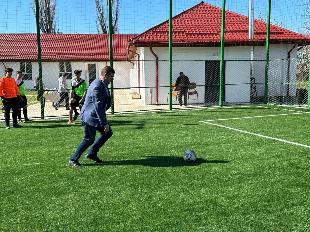 TEREN DE FOTBAL PENTRU COMUNA VRATA