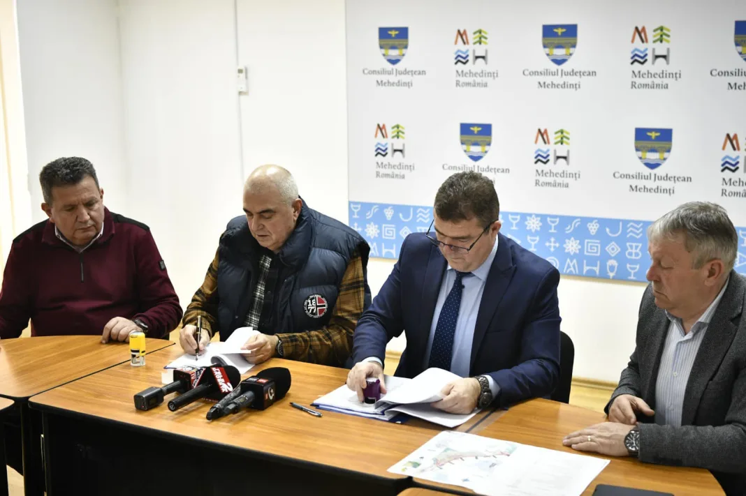 Se reface un drum important pentru locuitorii din Vânju Mare, Jiana și Pătulele